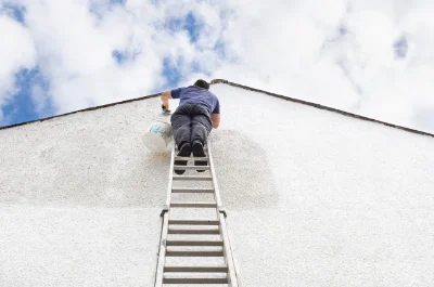 Peinture extérieure au Cours — façades et ravalement
